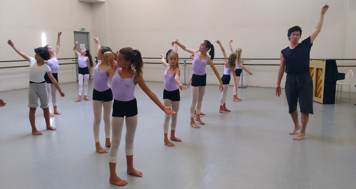 Eric Minh Cuong Castaing a auditionné les élèves du cycle 2 du cursus Danse-Etudes pour le prochain spectacle de la Cie Shonen "Lesson of moon"